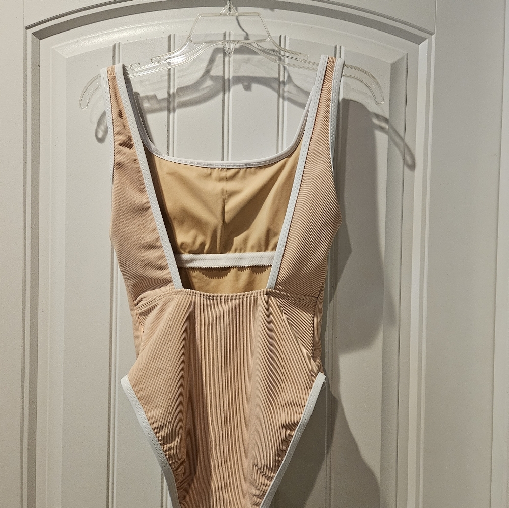 Lane Snow One Piece Swimsuit *NEW* - Picture 6 of 11